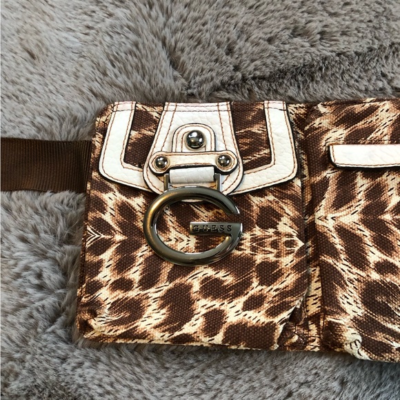 Leopard GUESS belt bag - Picture 4 of 16
